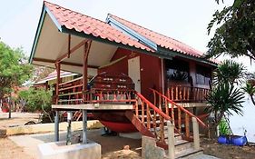 เกาะสีชัง ริมทะเล รีสอร์ต